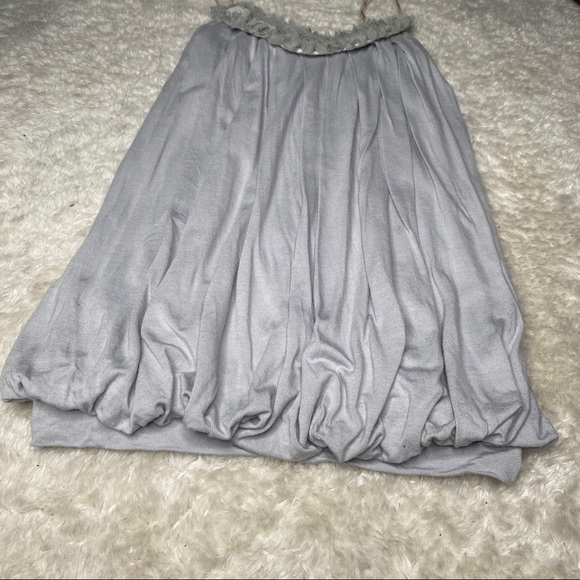 🔥2/$20🔥 Y2K Gray Pleated Tank Top with Floral Neckline and Adjustable Straps - Picture 5 of 8